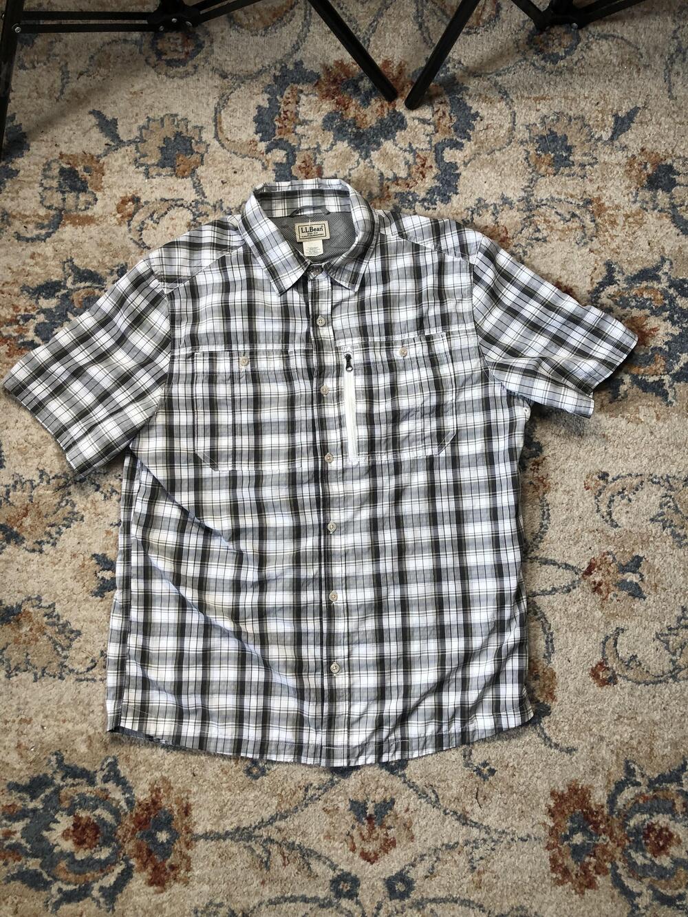 LL Bean Shirt Mens Medium Plaid Short Sleeve Zip Pocket Outdoors